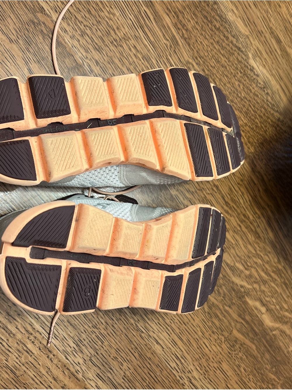 On Running Women's Lightweight Trainers in Light Gray and Peach - Picture 8 of 9